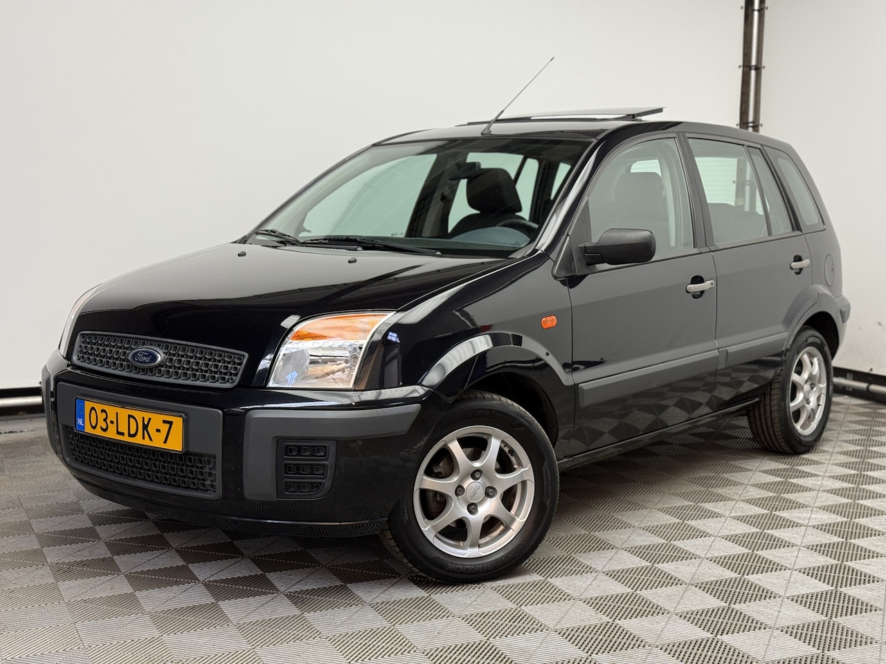 Ford Fusion - 1.4-16V Cool & Sound 1e Eigenaar NL Auto - AutoWereld.nl