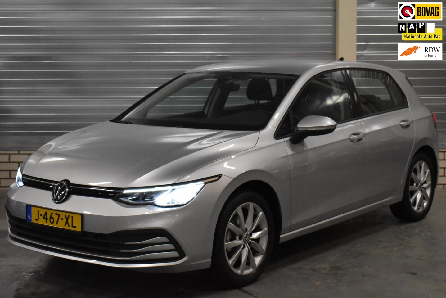 Volkswagen Golf - 1.0 TSI Life + Led Verlichting|Virtual Cockpit|Navigatie|Parkeersensoren|Apple/Androi-Carp - AutoWereld.nl