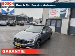 Volkswagen Jetta - Pano / Sfeerverlichting / Camera / LM Velgen / PDC / MEGA FULL / STOELVERWARMING EN KOELIN