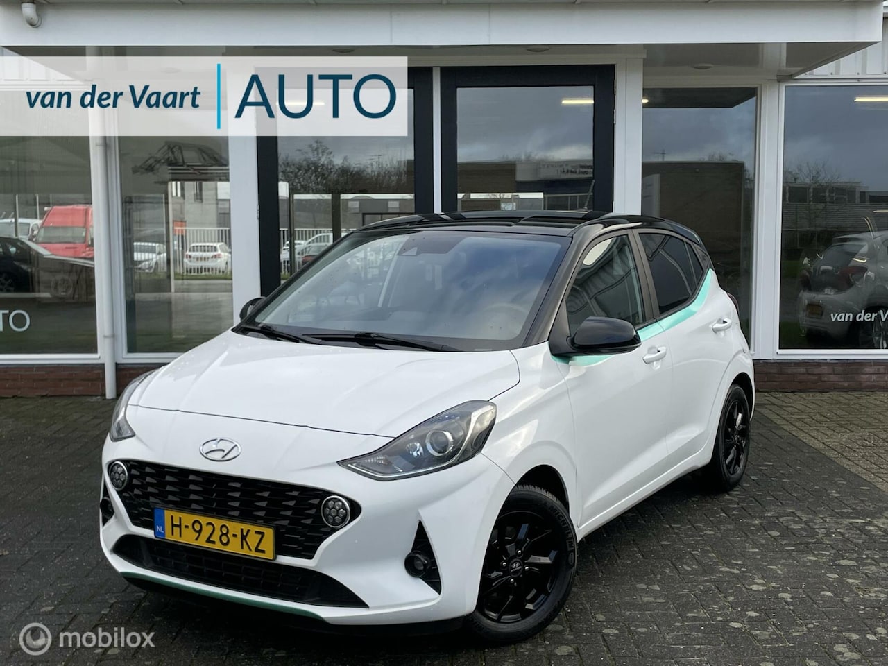 Hyundai i10 - 1.0 Premium / Led / Camera / Cruise / NW MODEL - AutoWereld.nl