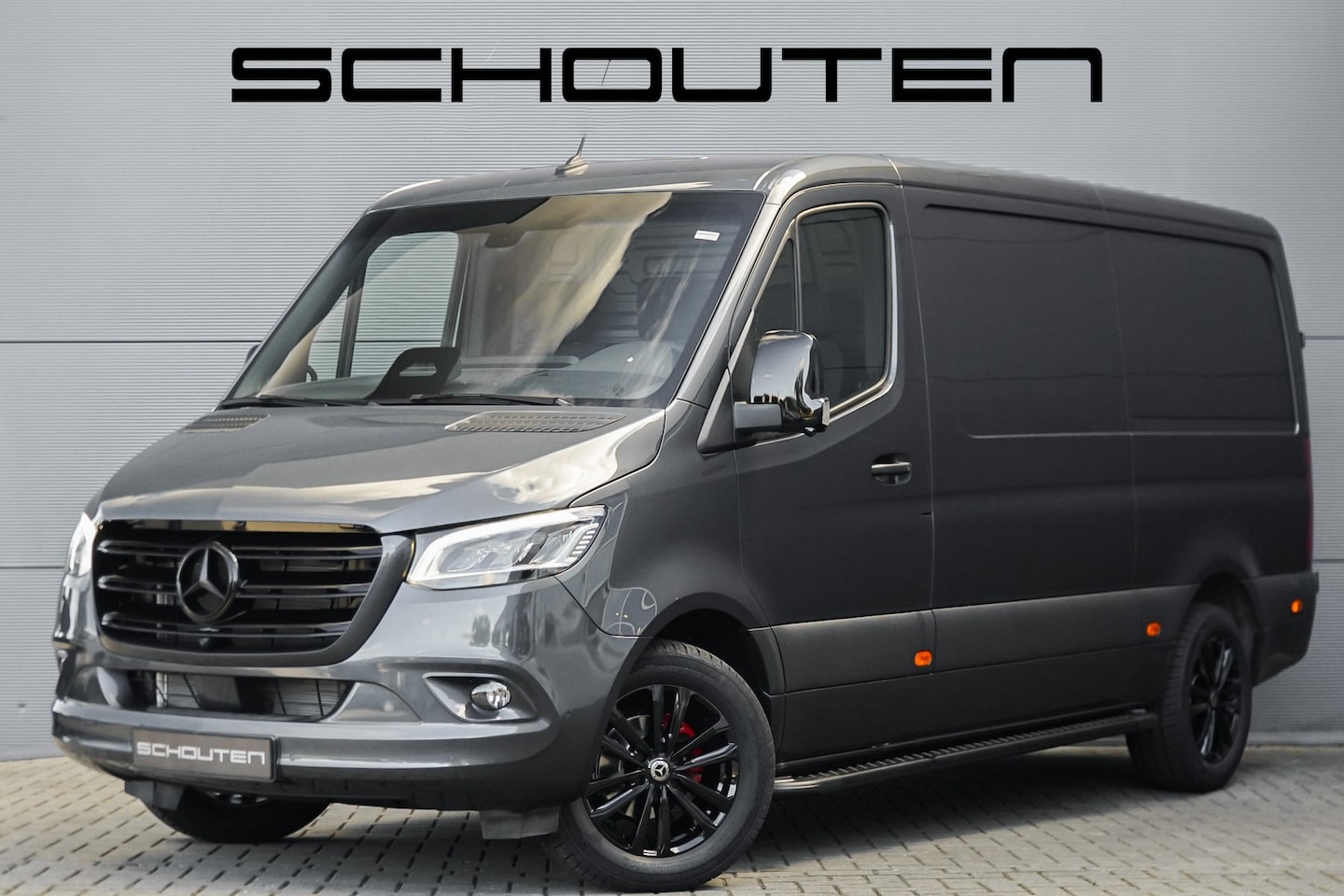 Mercedes-Benz Sprinter - 319 1.9 CDI L2H1 Black Pack Distronic Camera Trekhaak 3.5T - AutoWereld.nl