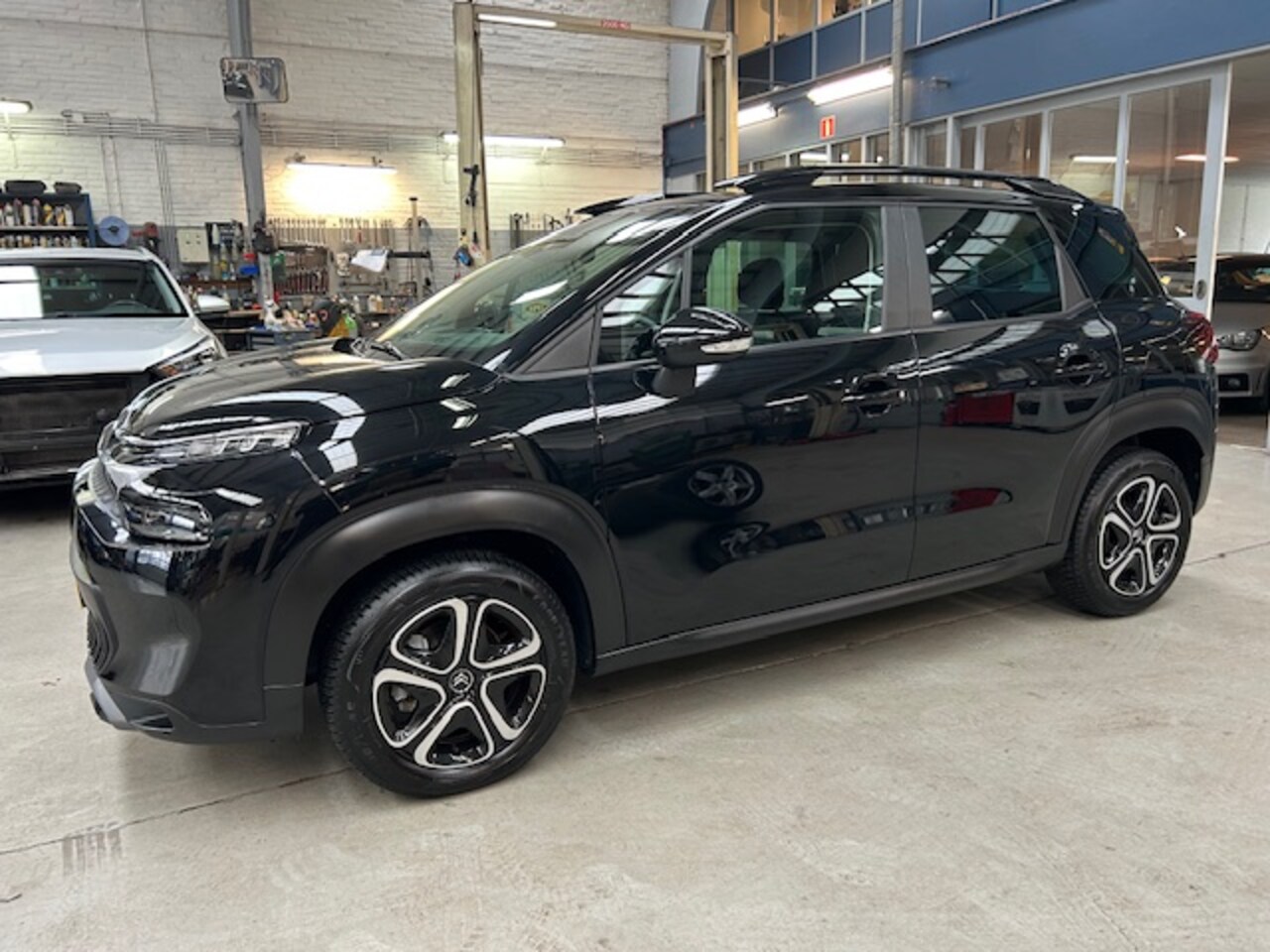 Citroën C3 Aircross - 1.2 PureTech 110pk Feel | Airco | Navigatie | Apple carplay / Android auto | All season ba - AutoWereld.nl