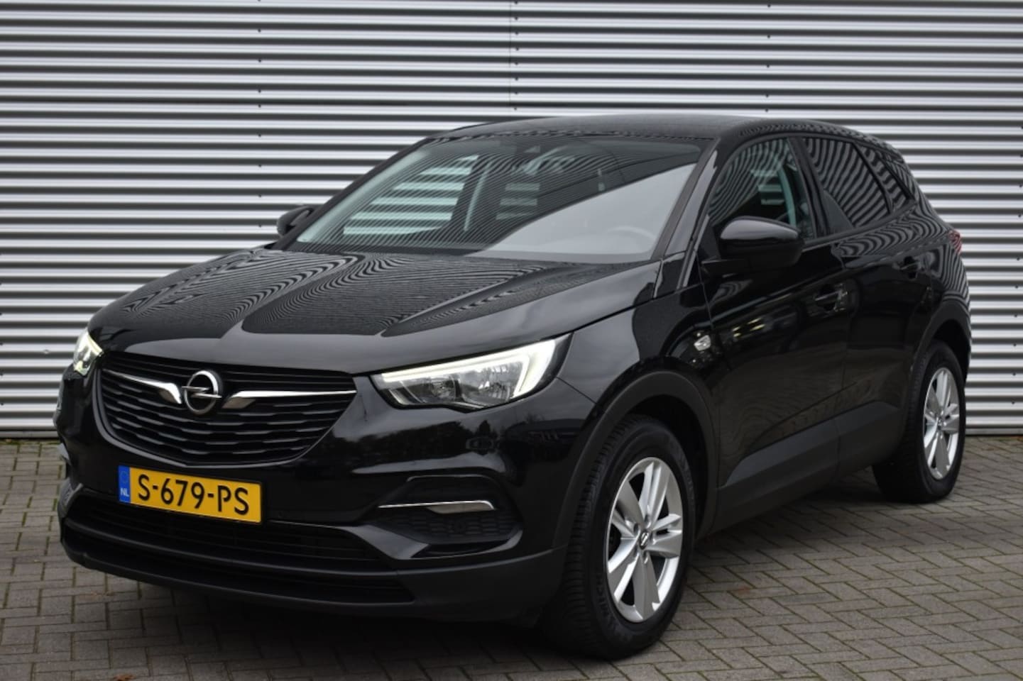 Opel Grandland X - 1.2 TURBO AUT. / NAVI / P.CAMERA / APPLE CARPLAY / PDC V+A - AutoWereld.nl