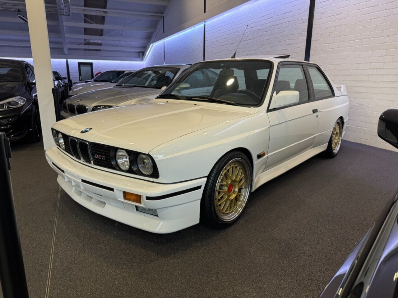 BMW M3 - E30 Coupe - AutoWereld.nl