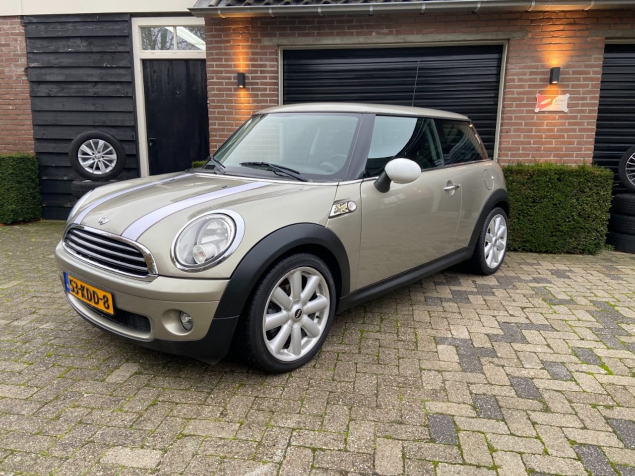 MINI One - 50 th anniversary uitvoering - onderhoud bekend - zeer nette sta - AutoWereld.nl