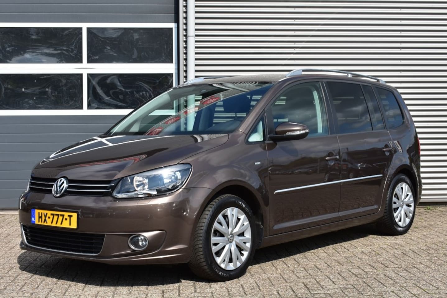 Volkswagen Touran - 1.6 TDI  / 7P / TREKHAAK / AIRCO - AutoWereld.nl