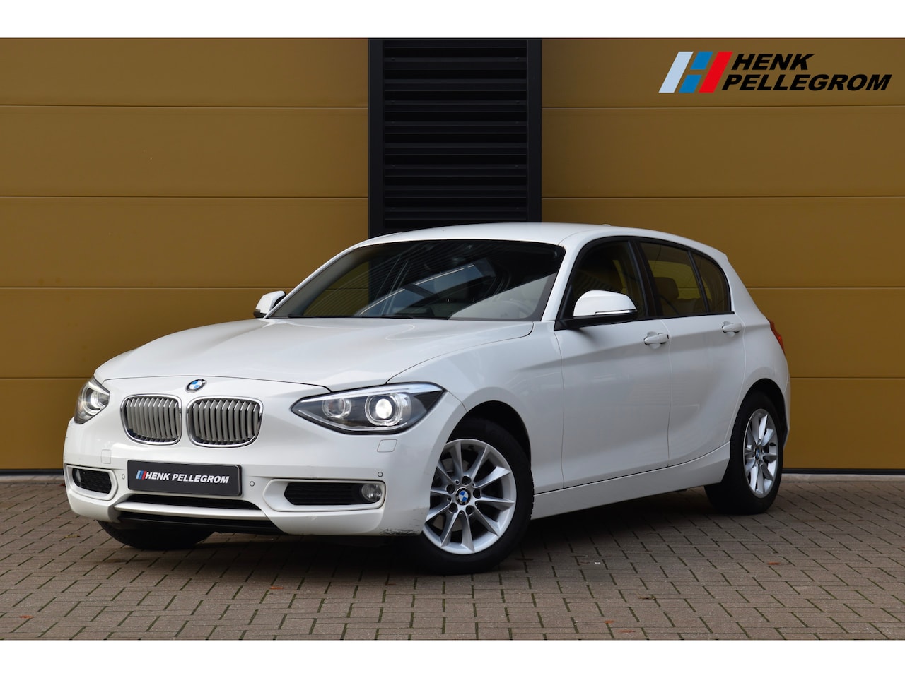 BMW 1-serie - 116i * Urban line * Dealer onderhouden * Bluetooth * Airco * - AutoWereld.nl