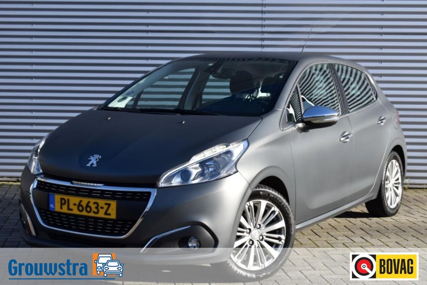 Peugeot 208 - 1.2 5DRS. PURETECH ALLURE / NAVI / P.CAM. / PDC / APP CONNECT - AutoWereld.nl