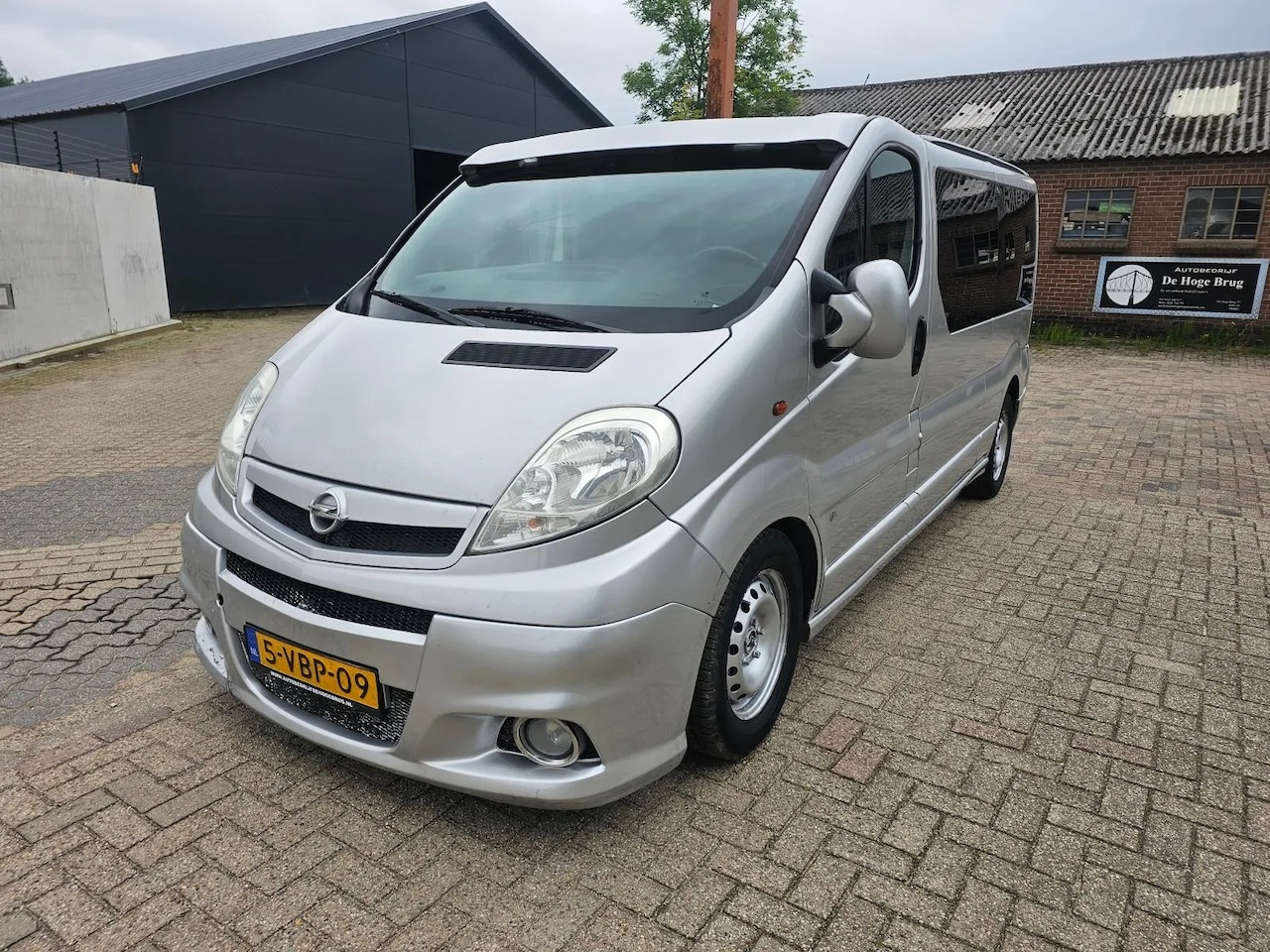 Opel Vivaro - 2.5 CDTI L2H1 DC VPC 2.5 CDTI L2H1 DC VPC - AutoWereld.nl