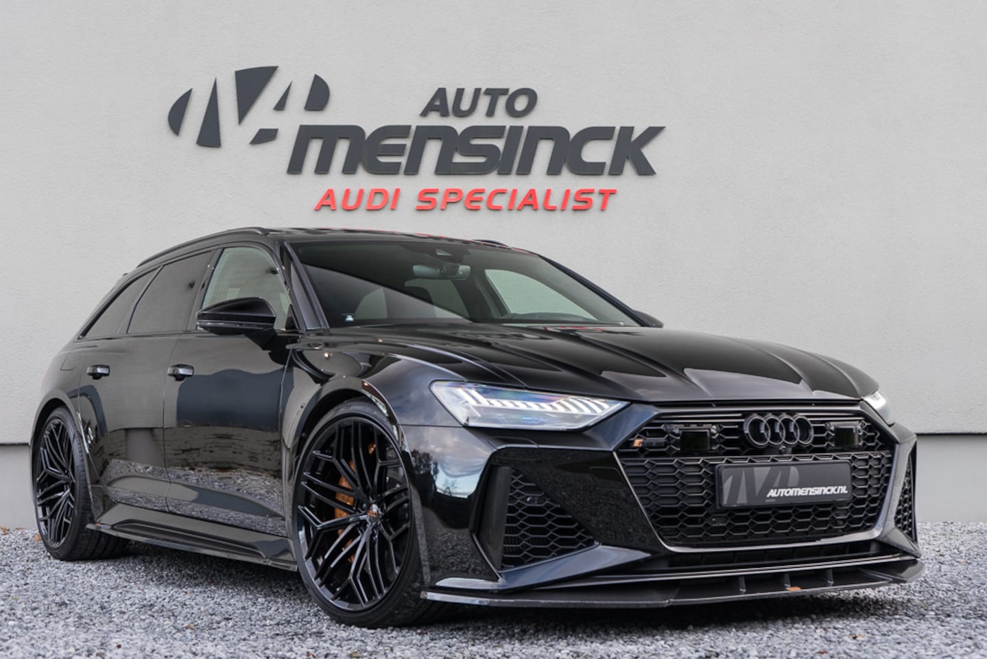 Audi RS6 - Avant 4.0 TFSI Quattro / Akrapovic/ Keramisch/ Urban Carbon/ Panoramadak/ 441kW (600PK) - AutoWereld.nl