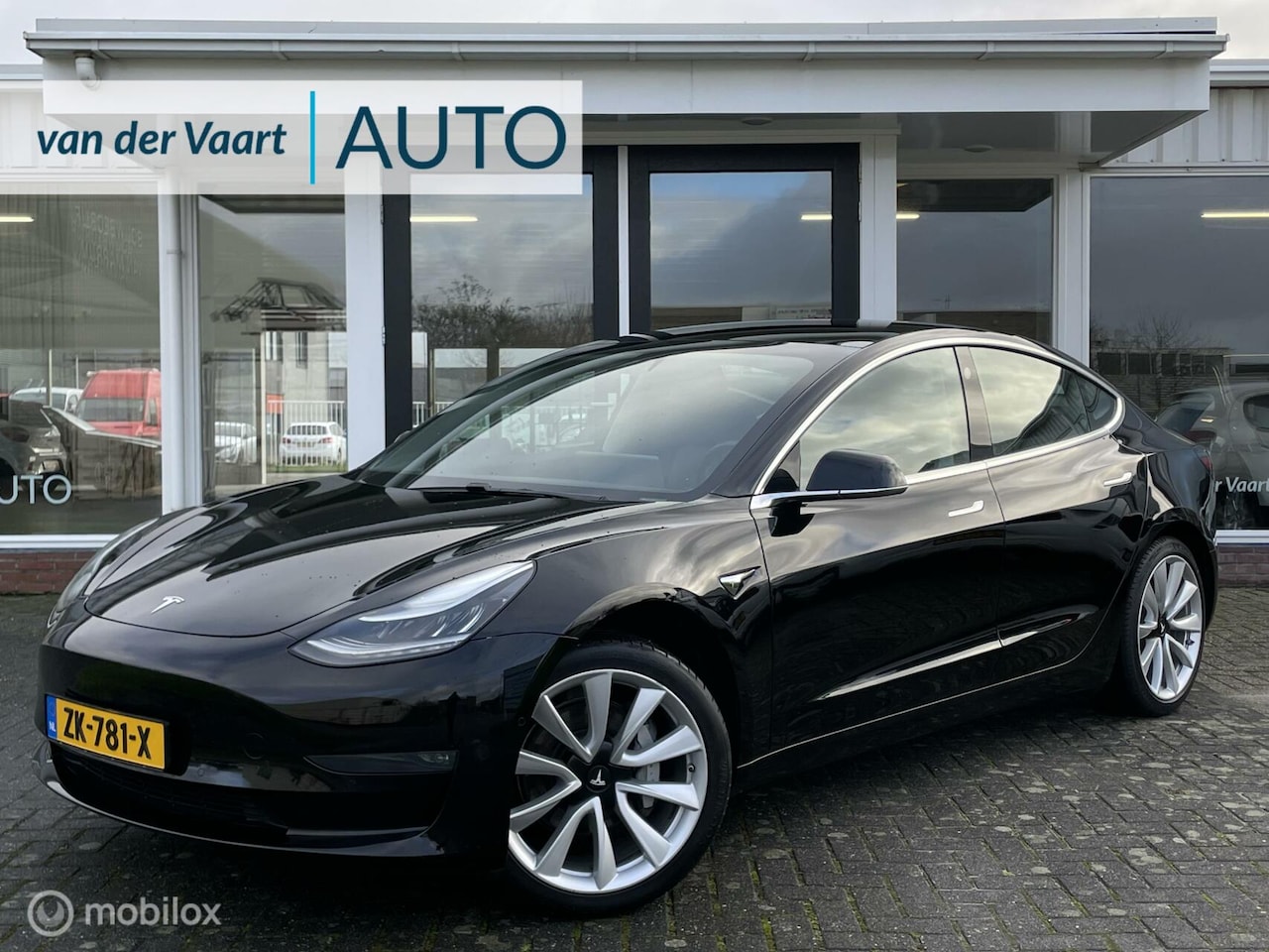 Tesla Model 3 - Standard RWD Plus 60 kWh I Leder I Autopilot I Panoramadak - AutoWereld.nl