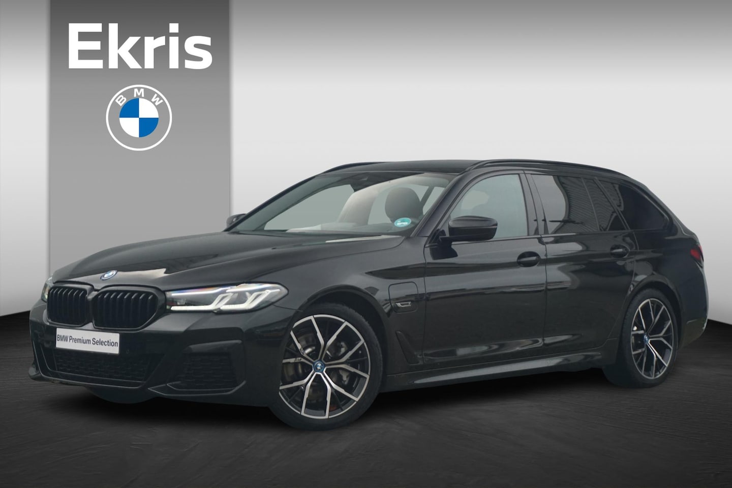 BMW 5-serie Touring - 530e High Executive M Sport / Innovation / Trekhaak / Hifi / Panorama Dak / Head-Up / Comf - AutoWereld.nl