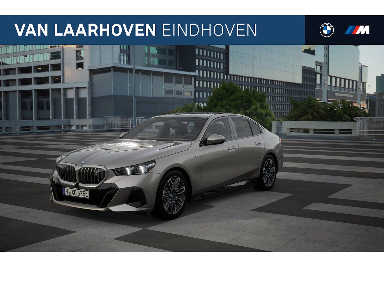 BMW i5 - eDrive40 High Executive M Sport / Panoramadak / Stoelverwarming / Adaptieve LED / Driving - AutoWereld.nl