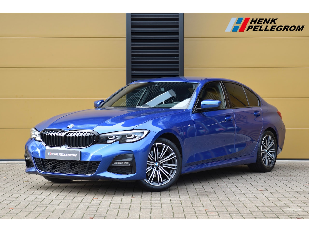 BMW 3-serie - 320i High Executive * M Sportpakket * Stuurwiel verwarming * HIFI * Sfeerverlichting * - AutoWereld.nl