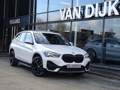 BMW X1 - xDrive25e .Exe. Pano.dak.Sportstoel.Nav. Led HiFi Dab 17" LM Velgen