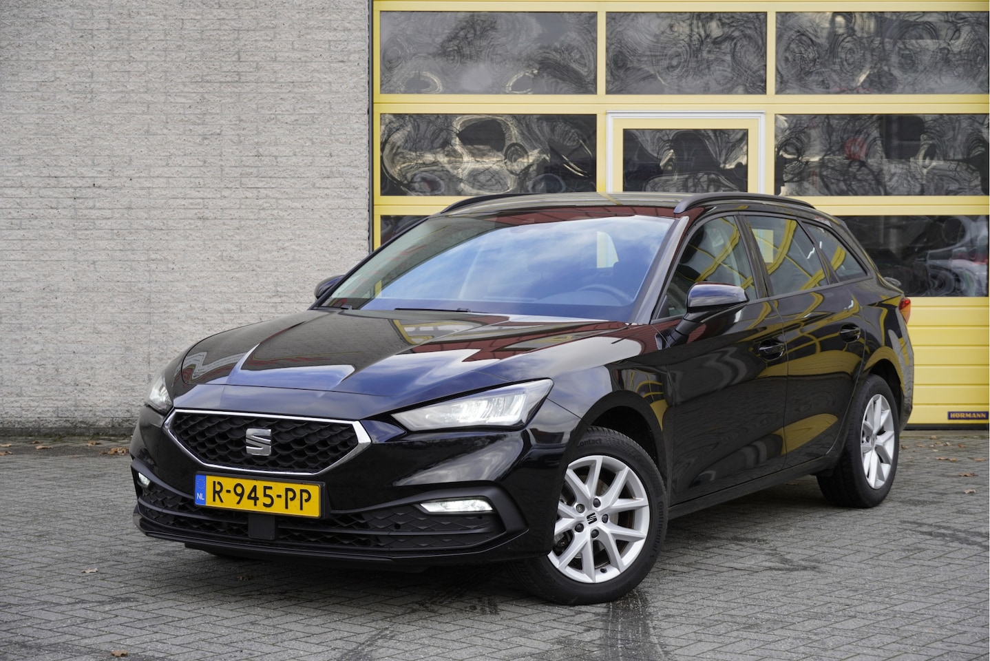 Seat Leon Sportstourer - 1.0 TSI Reference BJ2022 Lmv 16" | Led V+A | App-Connect | Airco | Cruise control | Getint - AutoWereld.nl