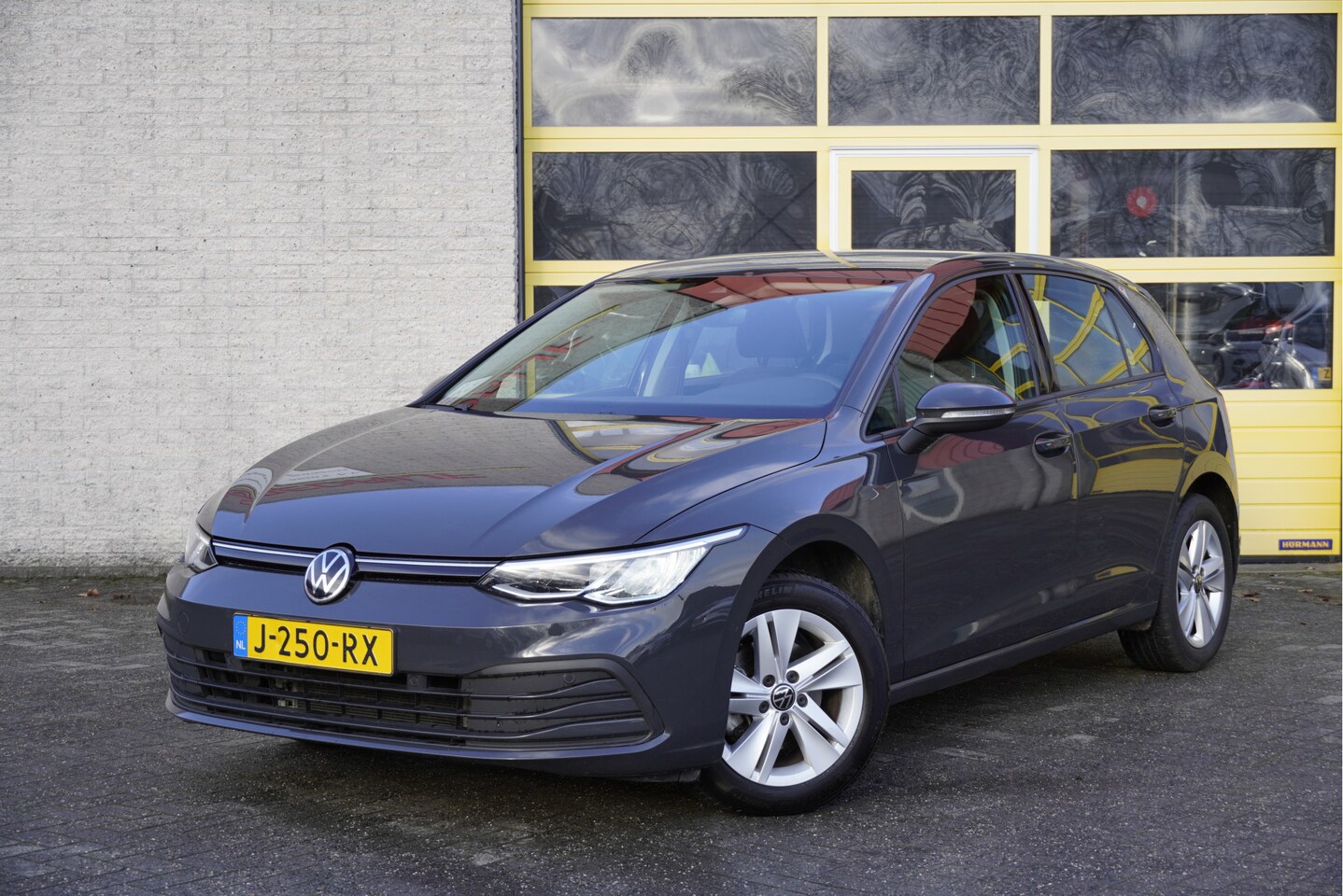 Volkswagen Golf - 1.5 TSI 131PK! Life BJ2020 Lmv 16" | Led V+A | Pdc | Navi | Achteruitrijcamera | Virtual c - AutoWereld.nl