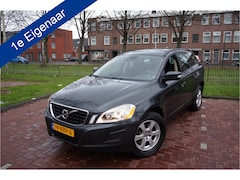 Volvo XC60 - 2.0T Kinetic 1E EIGENAAR AUTOMAAT ORG KM MET NAP 200PK