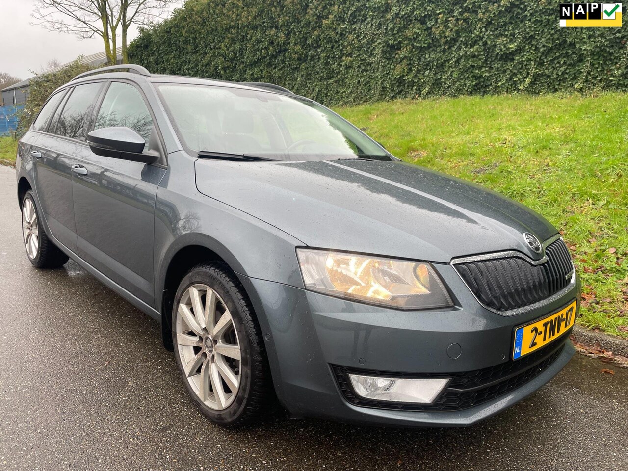 Skoda Octavia Combi - 1.6 TDI Greenline Navi - Clima - Cruise - Zeer mooi - AutoWereld.nl