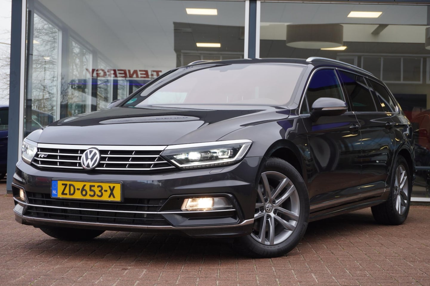 Volkswagen Passat Variant - 1.5 TSI Highline Business RLine / R-line | Airco | Automaat | 2019 | Vol opties| Dealeraut - AutoWereld.nl