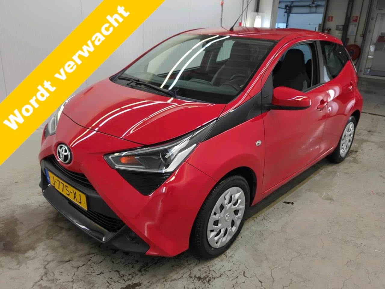 Toyota Aygo - 1.0 VVT-i x-play 1.0 VVT-i x-play - AutoWereld.nl