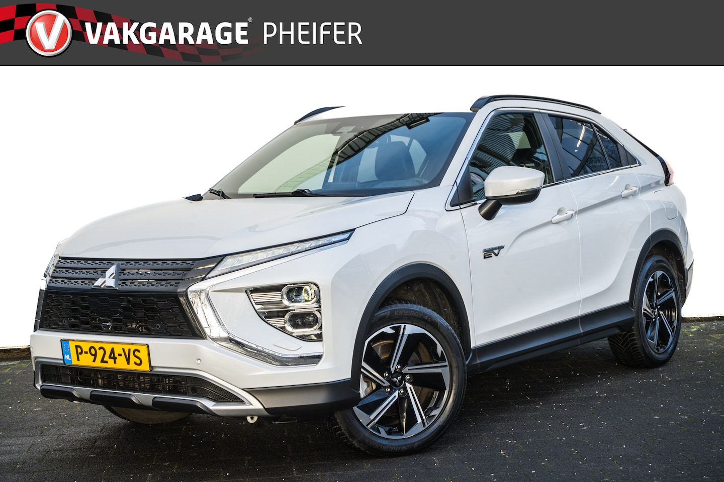 Mitsubishi Eclipse Cross - 2.4 PHEV Intense+ Trekhaak/ Half leer/ Elektr. stoelen/ Full led/ Carplay/ Stoelverwarming - AutoWereld.nl