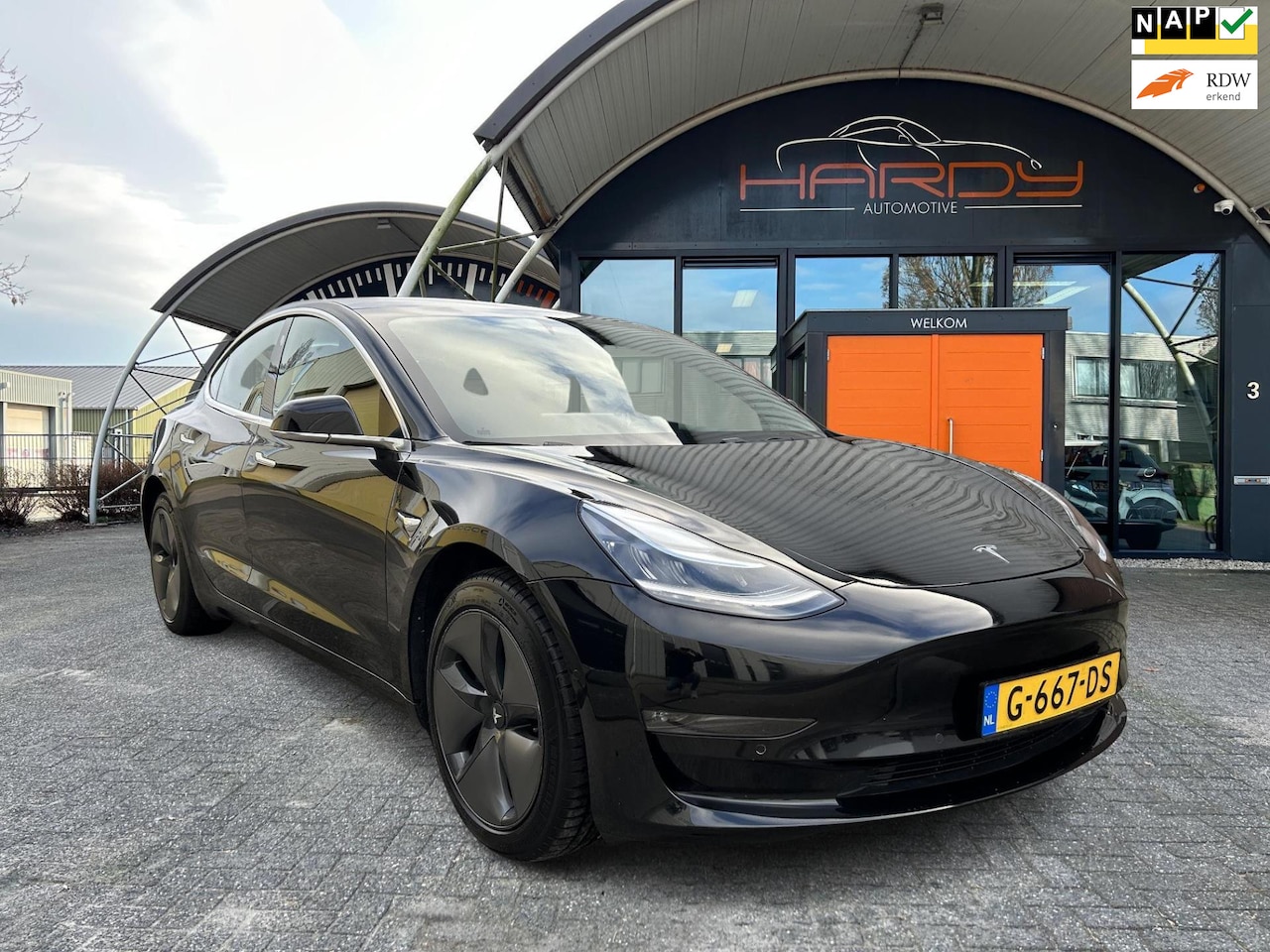 Tesla Model 3 - Long Range RWD Long Range AWD 75 kWh 84% SOH Trekhaak (1.000kg) - AutoWereld.nl