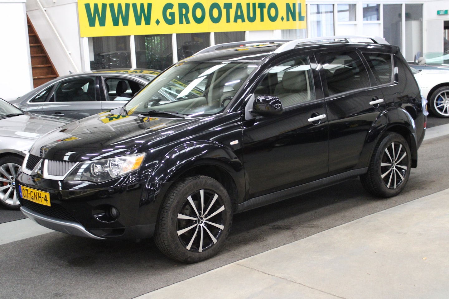 Mitsubishi Outlander - 2.4 Instyle Automaat Airco, Cruise Control, Leder, Stuurbekrachtiging - AutoWereld.nl