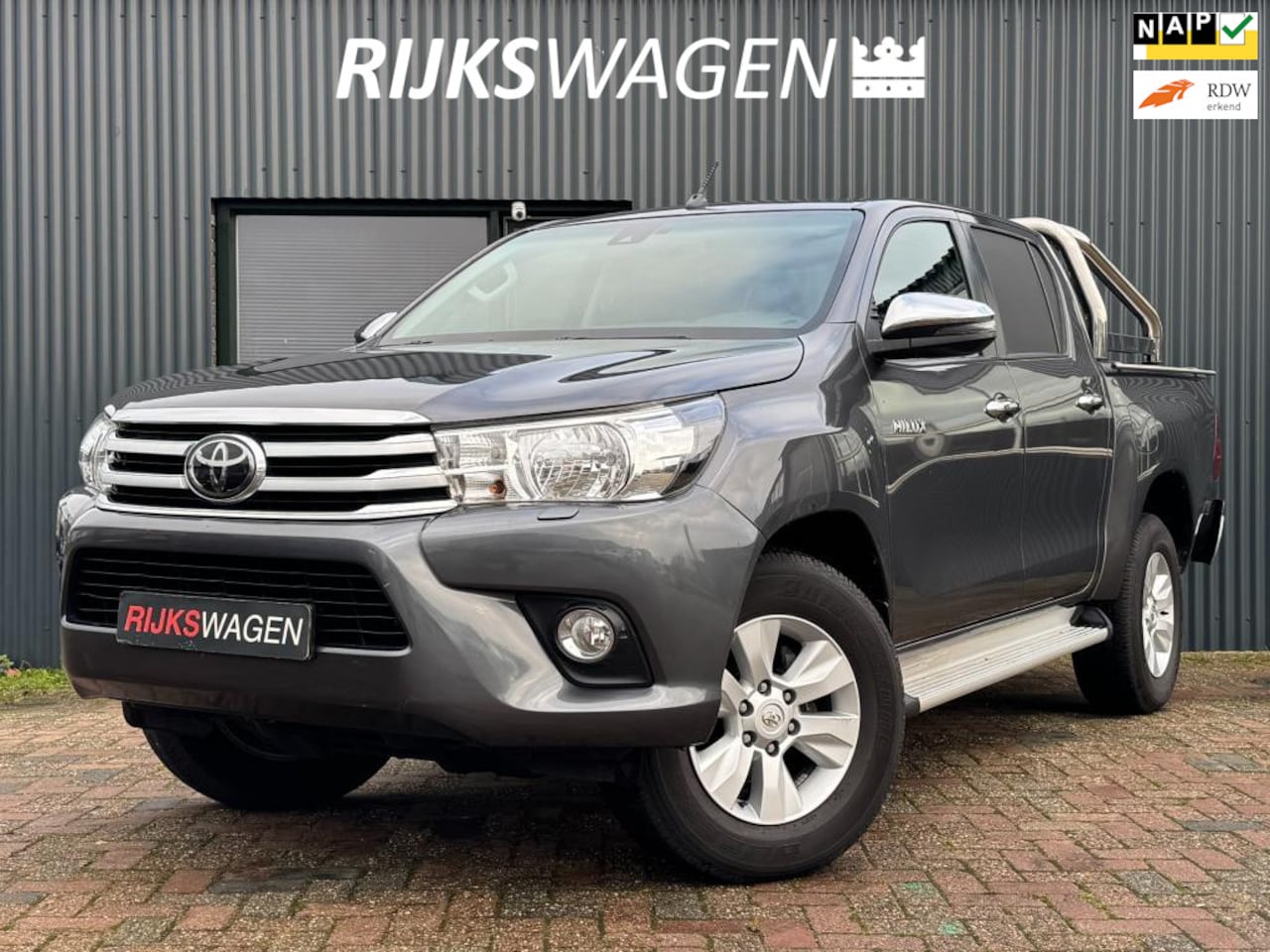 Toyota HiLux - 2.4 D-4D-F Double Cab Professional 2P - AutoWereld.nl