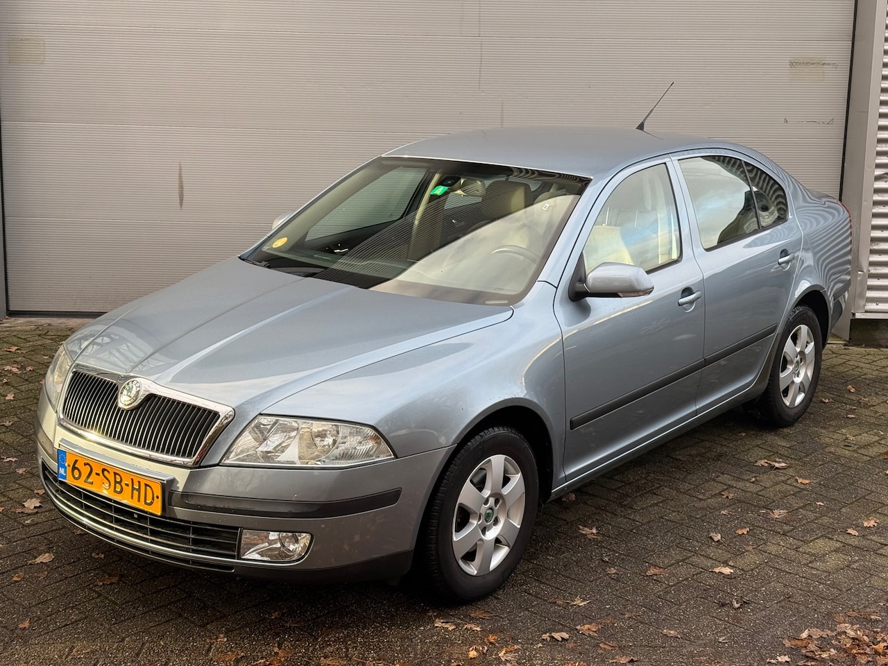 Skoda Octavia - 2.0 FSI Elegance l Climate l Rijdt & schakelt goed l - AutoWereld.nl