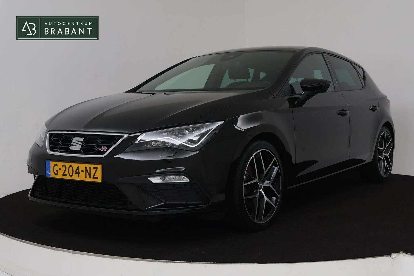 Seat Leon - 1.5 TSI FR Ultimate Edition (VIRTUAL COCKPIT, STOELVERWARMING, CAMERA, TREKHAAK, LED, 1e E - AutoWereld.nl