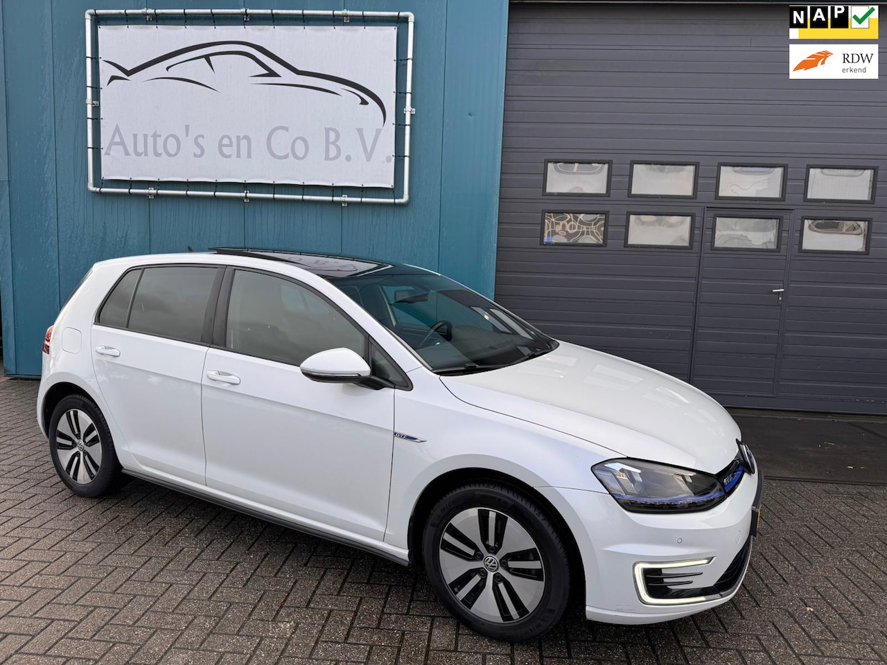 Volkswagen Golf - 1.4 TSI GTE Automaat Panoramadak Clima Cruise Navigatie Trekhaak Pdc Xenon NL Auto NAP - AutoWereld.nl