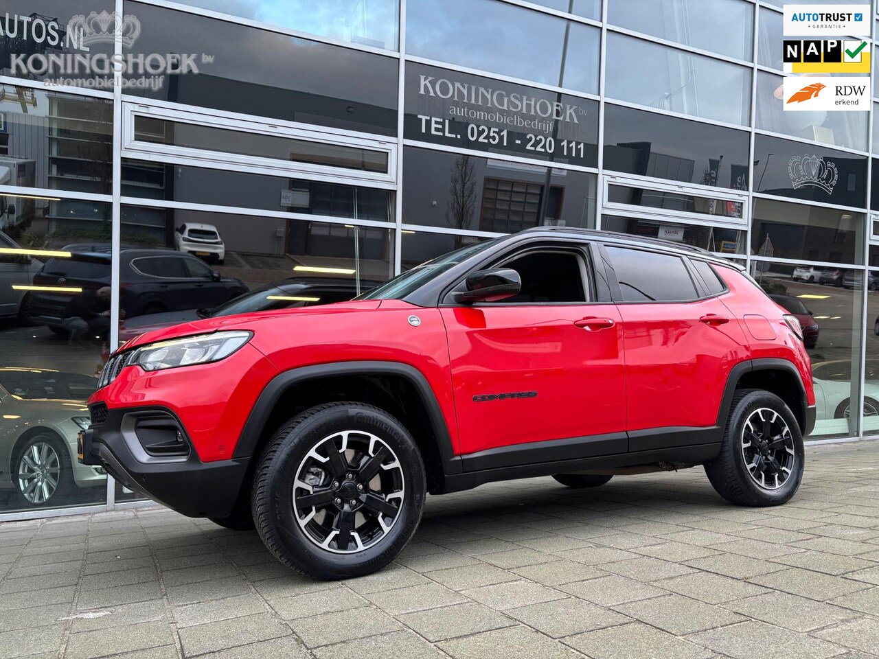 Jeep Compass - 4xe 240 Plug-in Hybrid Electric Trailhawk 4xe 240 Plug-in Hybrid Electric Trailhawk - AutoWereld.nl