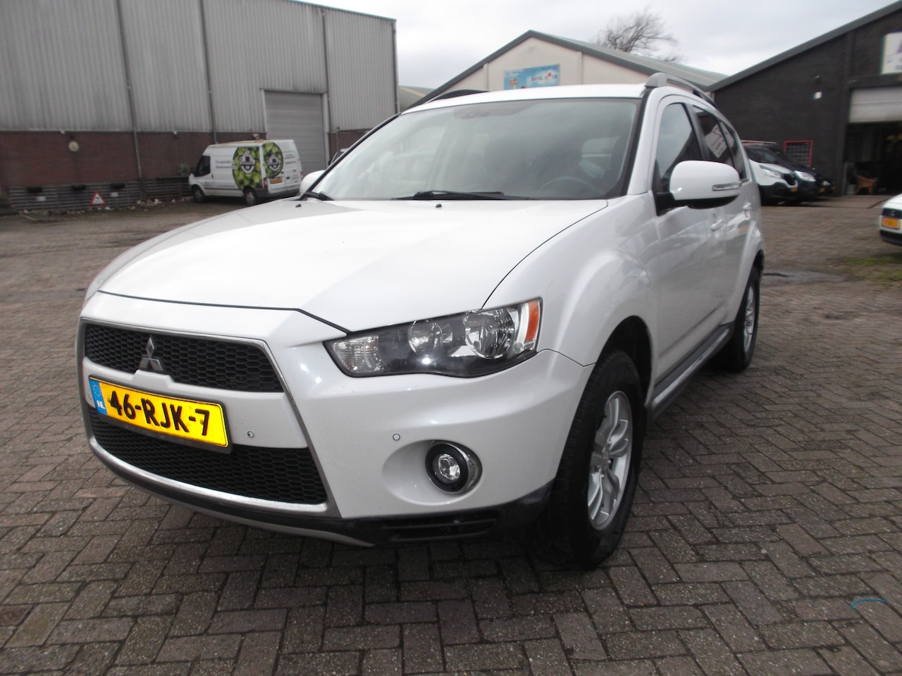 Mitsubishi Outlander - 2.0 Intro Edition airco navi - AutoWereld.nl