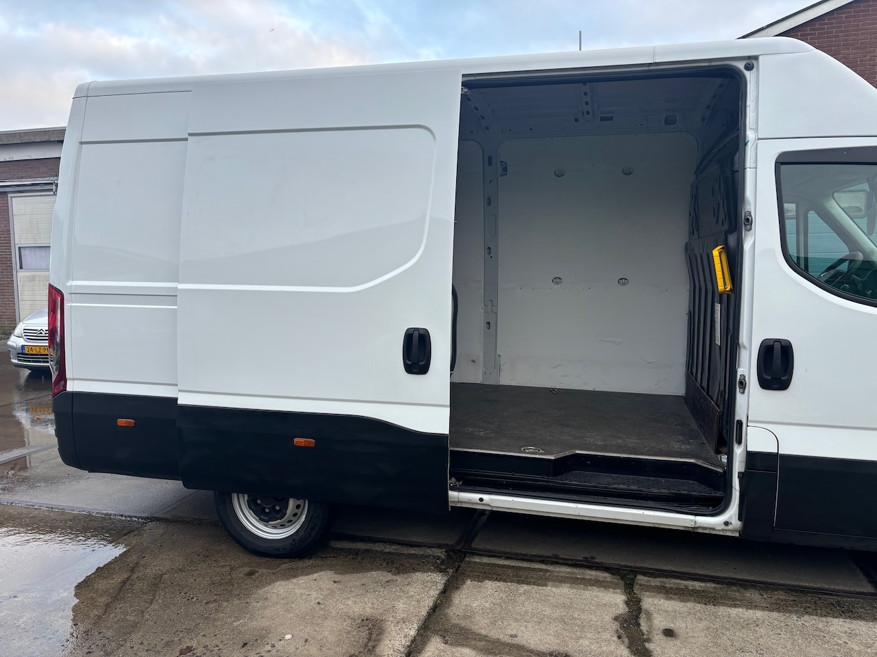 Iveco Daily - 35S14V 2.3 352L H2 MY 2023 AHG 3500 kg!