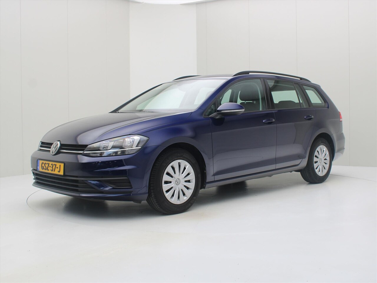 Volkswagen Golf Variant - 1.0 TSI 115pk 6-bak Trendline Business [ CLIMAAT+PDC+CARPLAY+NAVIGATIE ] - AutoWereld.nl