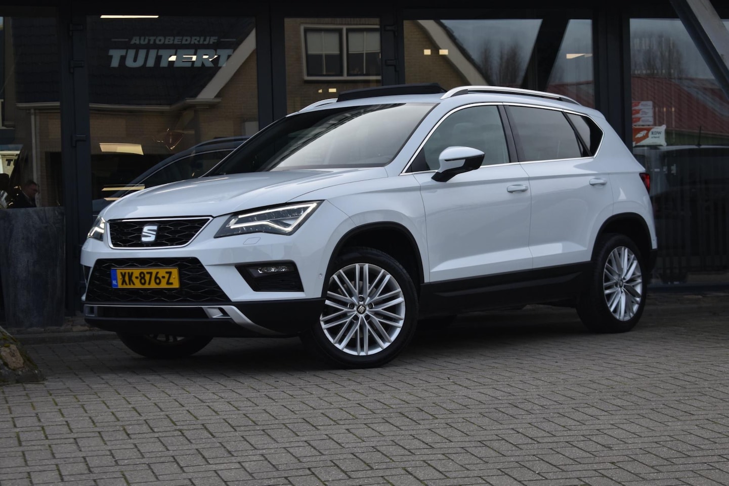 Seat Ateca - 1.4 EcoTSI FR | STOELVERWARMING | ADAPTIEVE CRUISE CONTROLE | PANORAMADAK | CAMERA | NAVIG - AutoWereld.nl