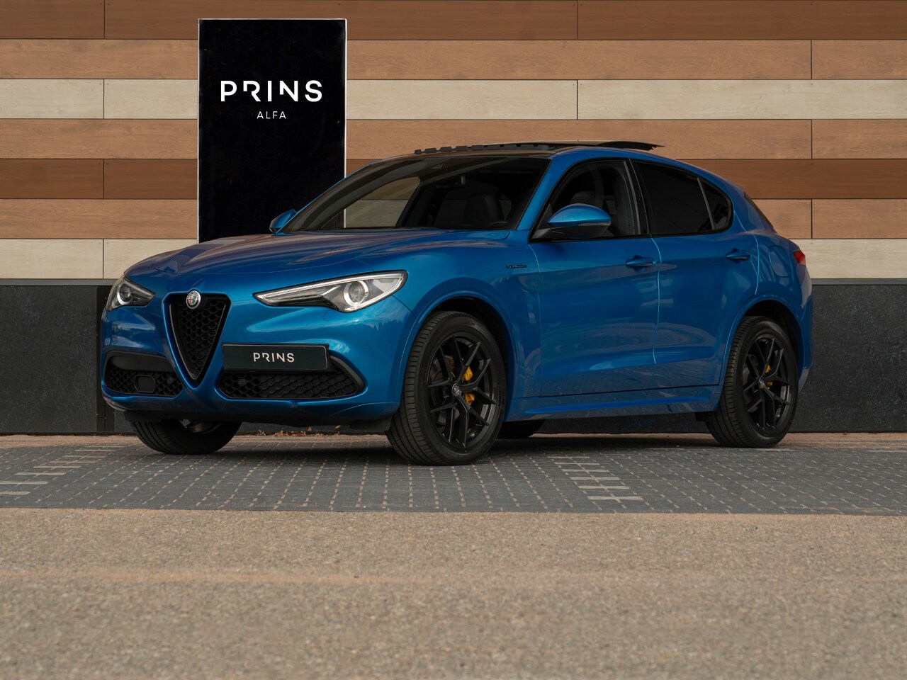 Alfa Romeo Stelvio - 2.0T 280pk AWD Veloce | MY21 | Pano-dak | Adapt. cruise | Carplay | 20 inch | Blu Misano | - AutoWereld.nl