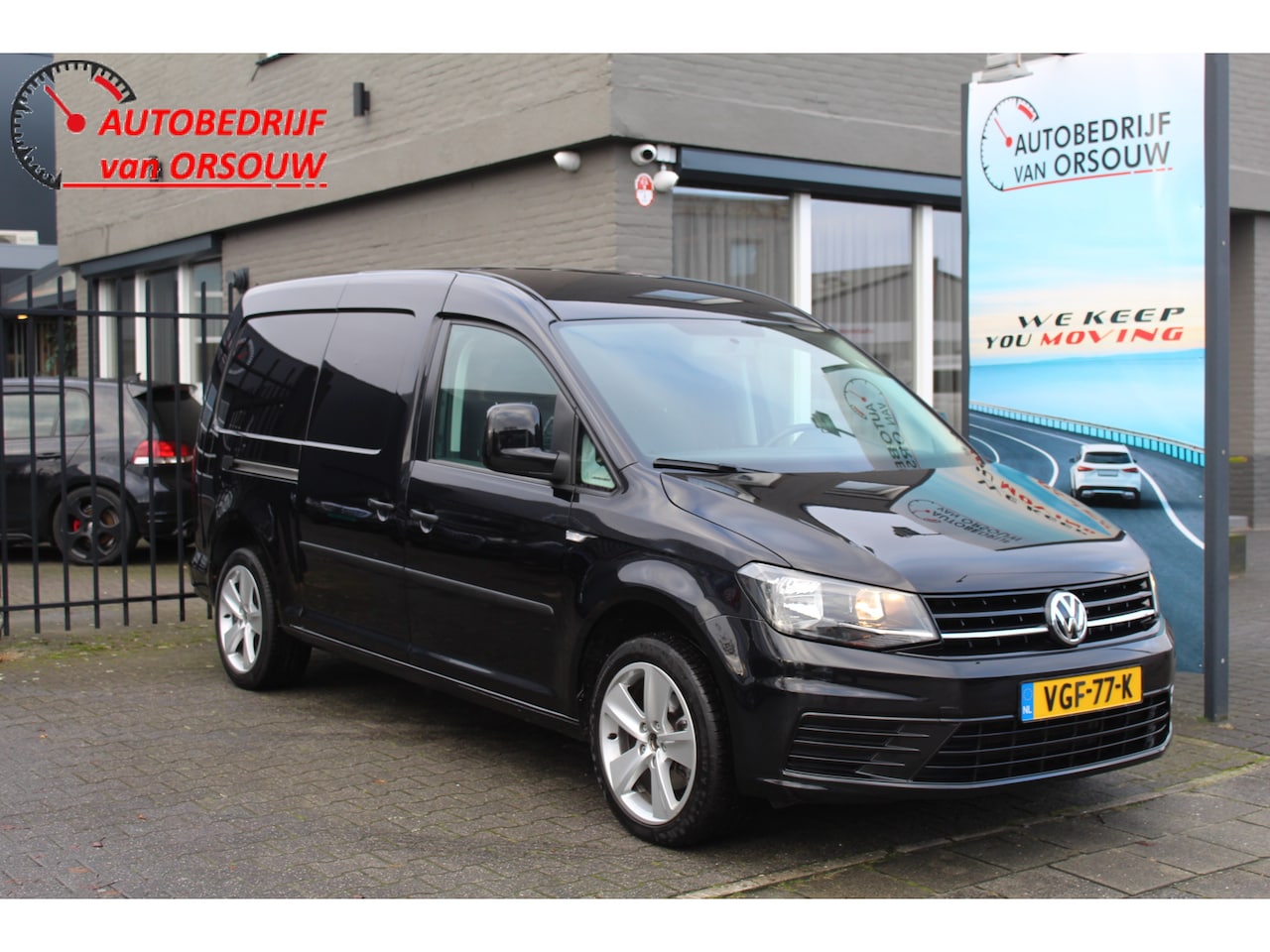 Volkswagen Caddy Maxi - 2.0 TDI L2H1 BMT Business Bumpers in de kleur 17inch Airco Audio - AutoWereld.nl