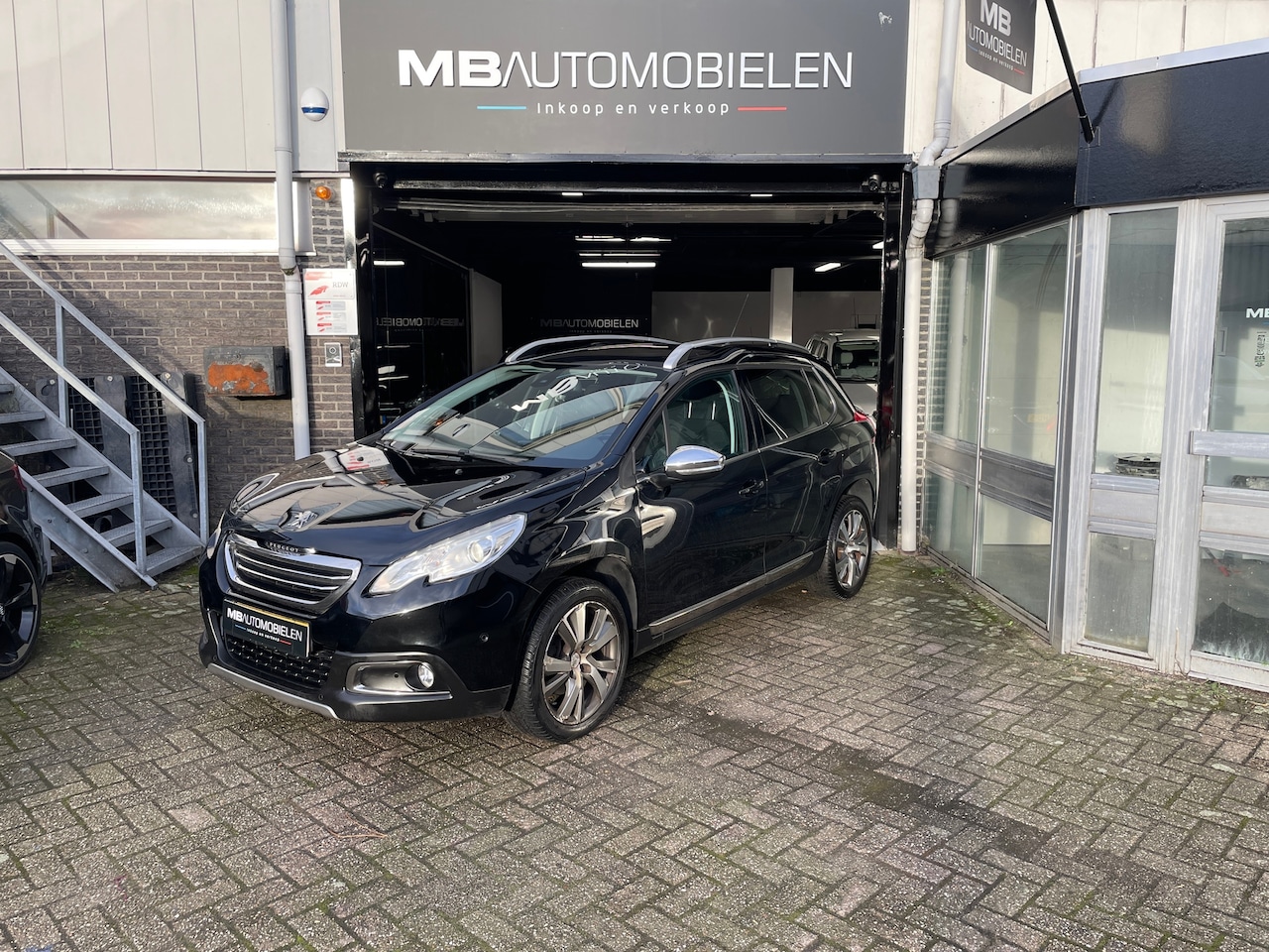 Peugeot 2008 - 1.2 PureTech Allure/1 Eigenaar/Dealer onderhouden/panoramadak!! - AutoWereld.nl