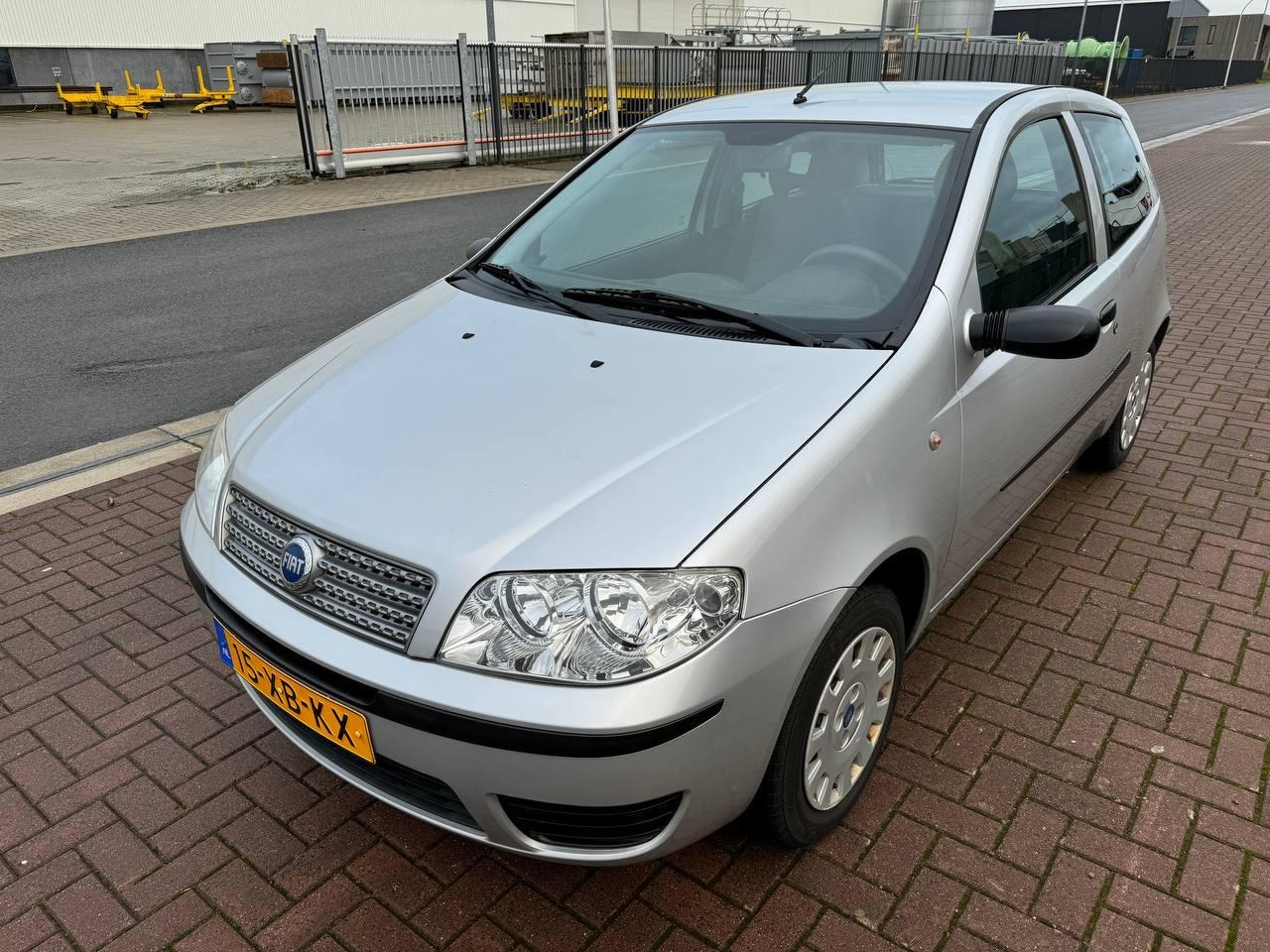 Fiat Punto - 1.2 /Airco/St.bkr/Trekhaak/C.V/Nieuwe APK - AutoWereld.nl