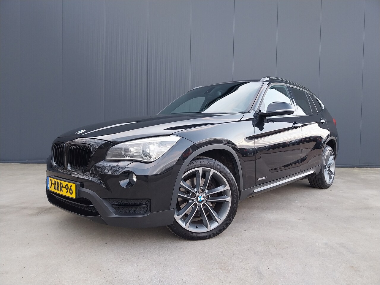 BMW X1 - sDrive20i 184 PK M SPORT XENON LEER LED NAVI CRUISE ECC 18 INCH - AutoWereld.nl