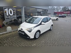 Toyota Aygo - 1.0 x-play NLauto | 1e eigenaar | dealeronderhouden