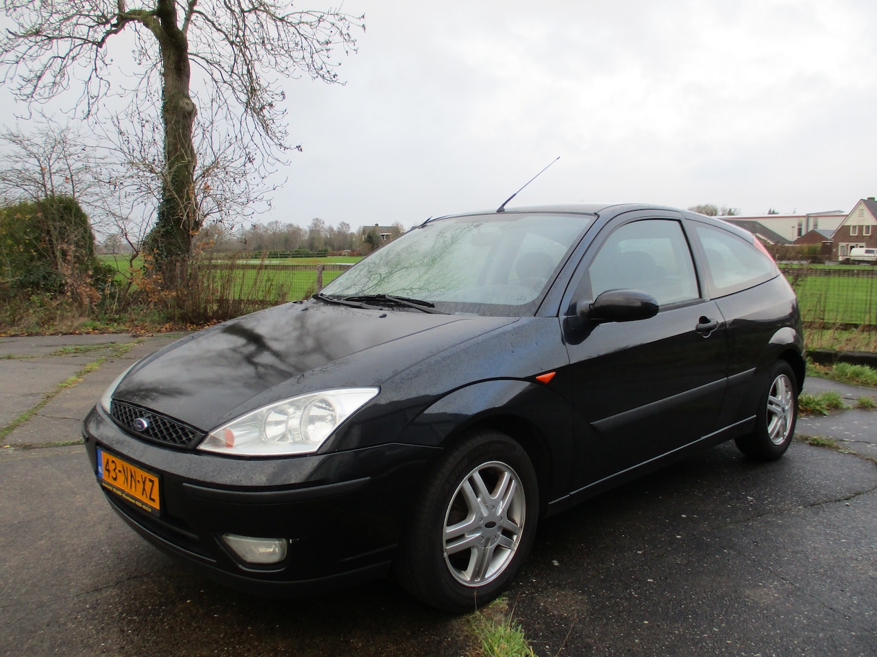 Ford Focus - 2.0-16V Trend nw apk en trekhaak - AutoWereld.nl