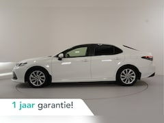 Toyota Camry - 2.5 Hybrid Lounge | Camera | Navi | Stl. verw. | Inparkeer | Apple/ Android | Dodehoek det