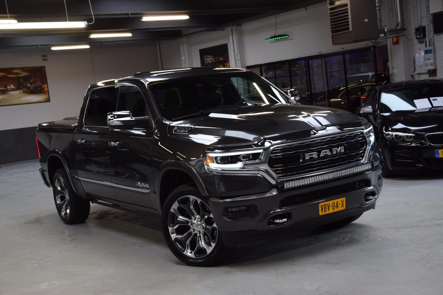 Dodge Ram 1500 - 5.7 V8 4x4 Crew Cab *Limited* Navi|Leder|Gr Navi|ACC|Lane Assist|Panoramadak|Prins 200L - AutoWereld.nl