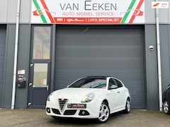 Alfa Romeo Giulietta - 1.4 Turbo 150 PK Sprint Clima/Cruise/Panoramadak/Navi