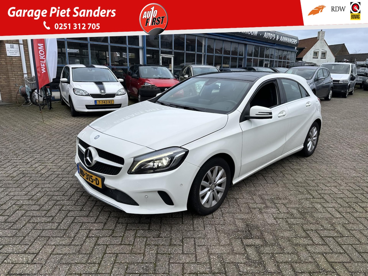 Mercedes-Benz A-klasse - 180 Ambition I Facelift I schuifdak I Led I PDC I NL-Auto - AutoWereld.nl