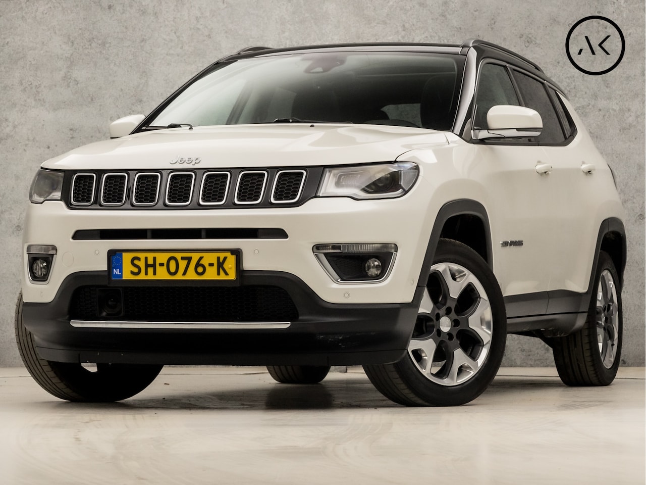 Jeep Compass - 1.4 MultiAir Limited 4x4 170Pk Automaat (PANORAMADAK, GROOT NAVI, APPLE CARPLAY, CAMERA, L - AutoWereld.nl