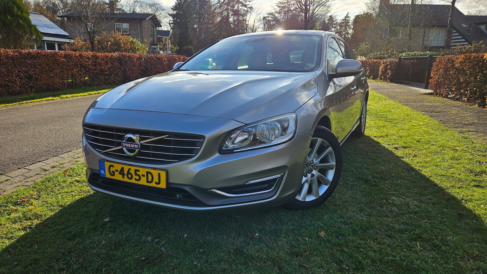 Volvo V60 - 1.6 T3 Summum - AutoWereld.nl